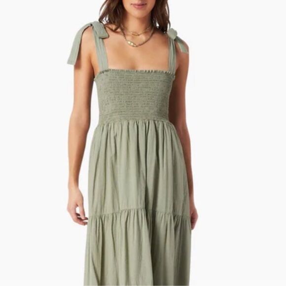 XIRENA Lorraine Dress in sand olive size medium - Picture 1 of 5
